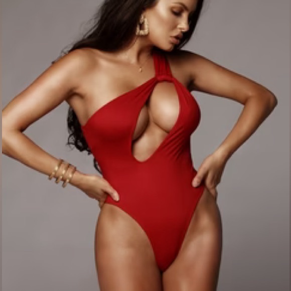 JLUXLABEL Tops - Jluxlabel red Priscilla keyhole bodysuit - small